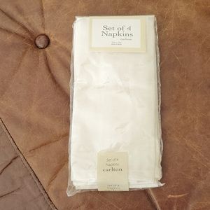 NWT Bed Bath & Beyond Buffet Napkins